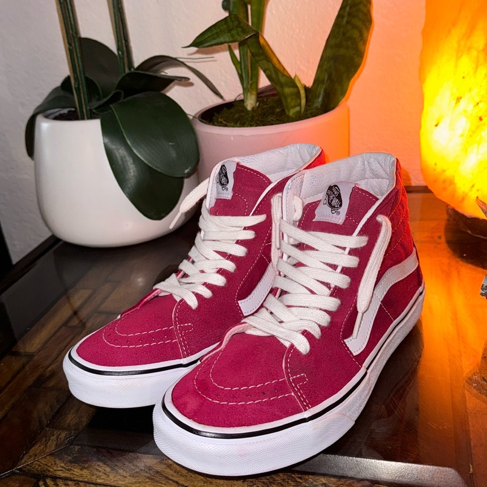 Vans size 7 man , 8.5 women